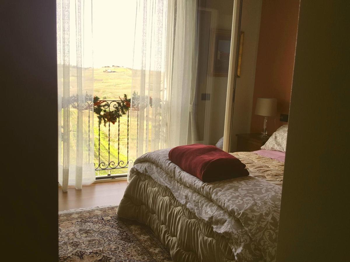 La Terrazza Sui Vigneti-Rovescala Bed & Breakfast San Damiano al Colle Dış mekan fotoğraf
