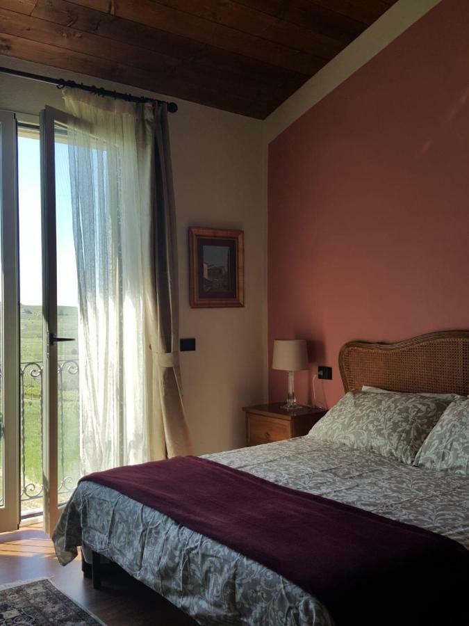 La Terrazza Sui Vigneti-Rovescala Bed & Breakfast San Damiano al Colle Dış mekan fotoğraf