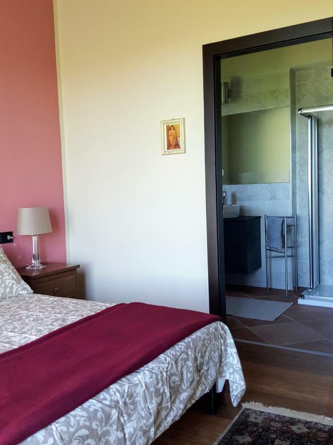 La Terrazza Sui Vigneti-Rovescala Bed & Breakfast San Damiano al Colle Dış mekan fotoğraf