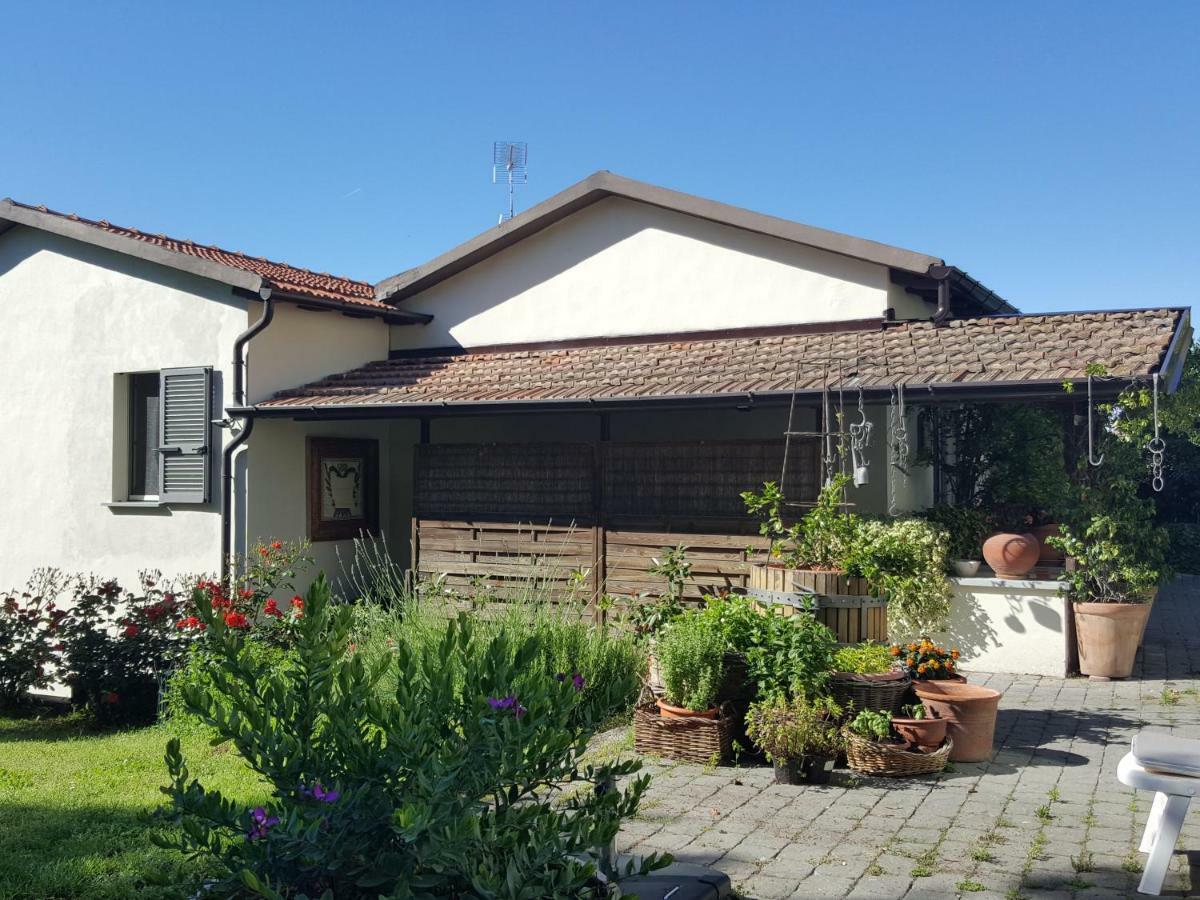 La Terrazza Sui Vigneti-Rovescala Bed & Breakfast San Damiano al Colle Dış mekan fotoğraf